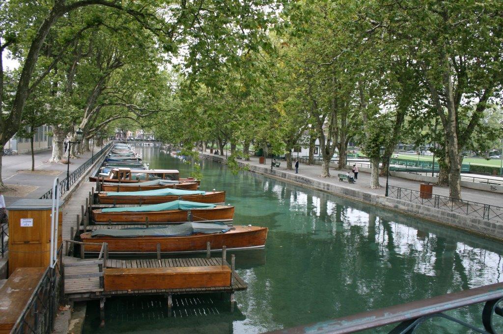 Annecy kanaali puuveneet